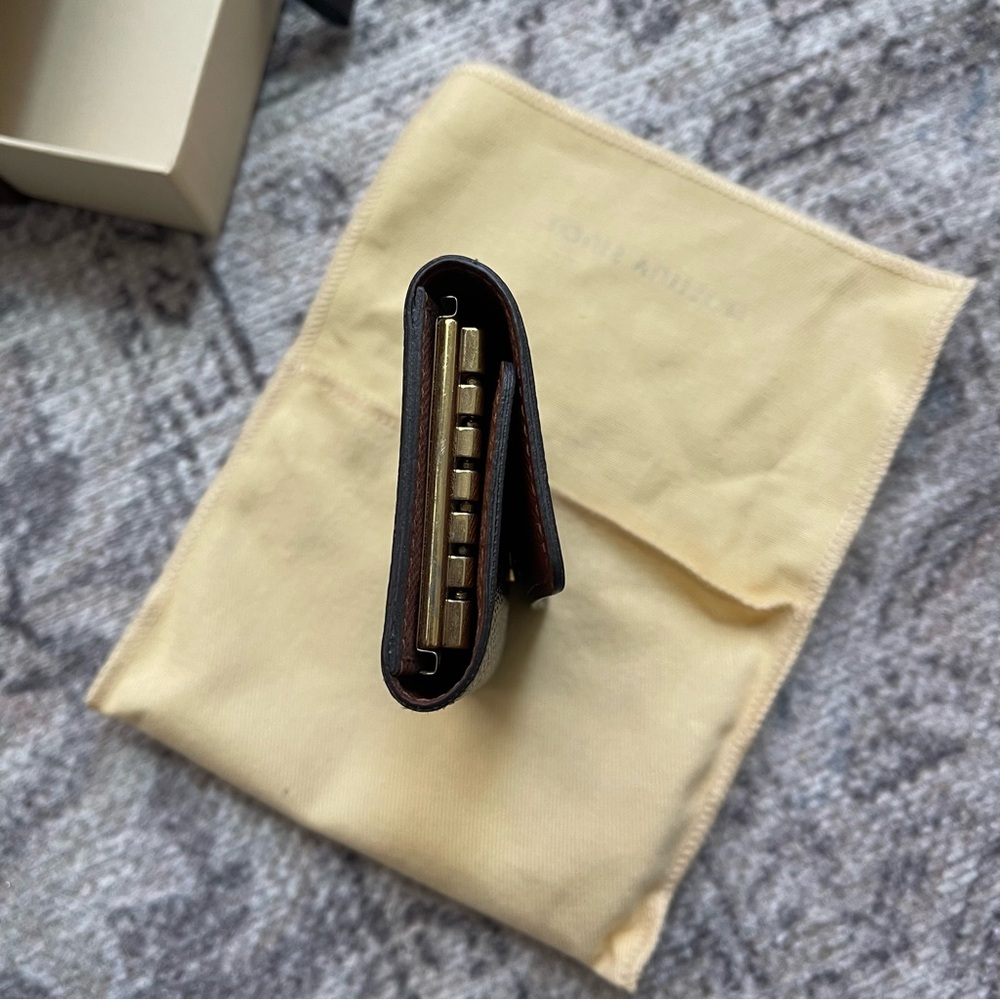 Authentic Louis Vuitton 6 Key Holder - Purchased from Louis Vuitton - Picture 3 of 16